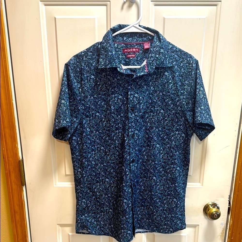 Axist Men's Blue Button up Short Sleeve Shirt Size S